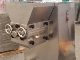 YK搖擺式顆粒機